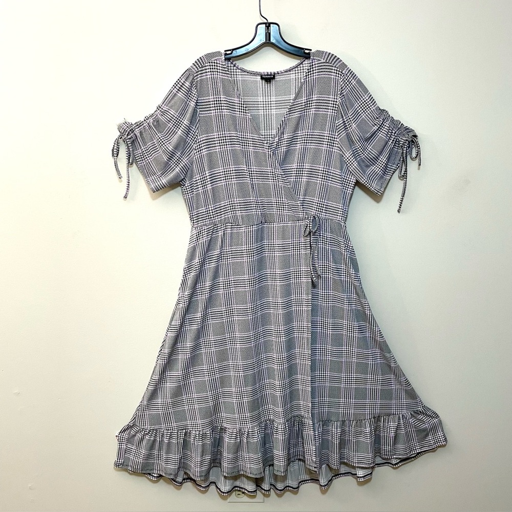 Torrid Plaid Wrap Pocket Dress 2x